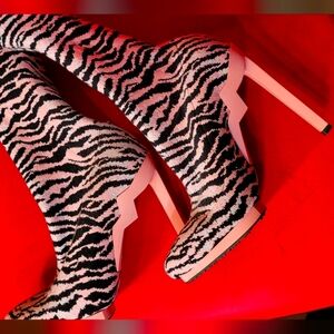 Kenzo x H&M Tiger Print Knit Boots Kenzo pre-owned size 8.5 limited Edition ✨️